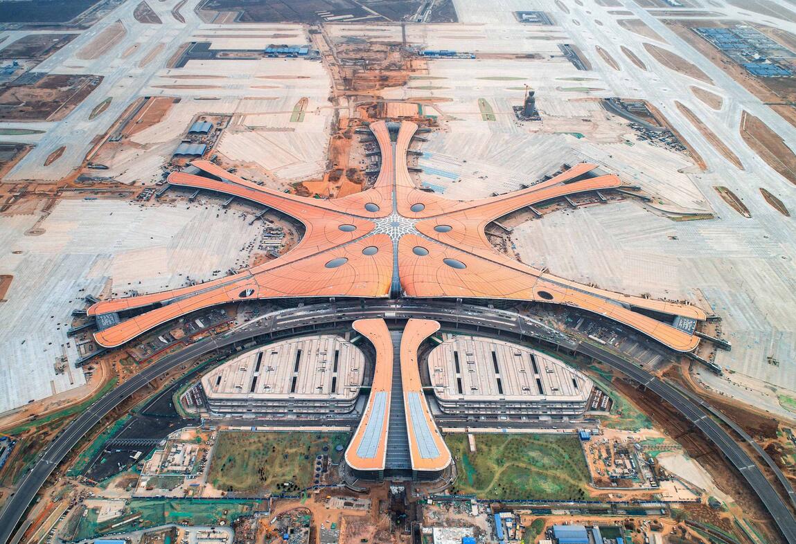 北京大興機(jī)場屋面、天溝融雪(圖1)