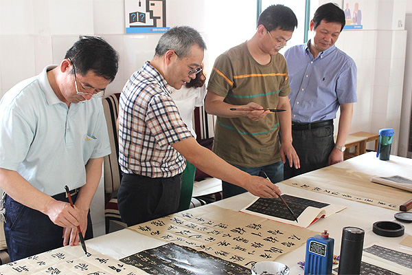 中國人民大學、北京師范大學王學嶺書法工作室在安邦集團面授會(圖1)