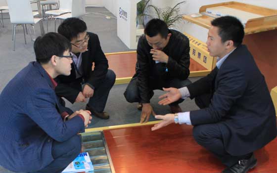 安邦集團參加中國（北京）國際供熱通風空調、衛(wèi)生潔具及城建設備與技術展會現場(圖8)